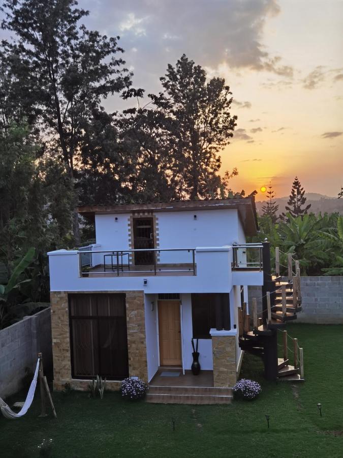 아루샤 Tiny House With Amazing View 아파트 외부 사진